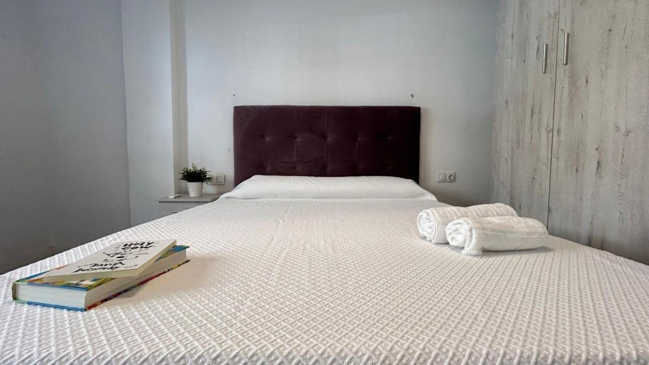 Piso Compartido Delyrent Acosta Hostel เฮน ภายนอก รูปภาพ