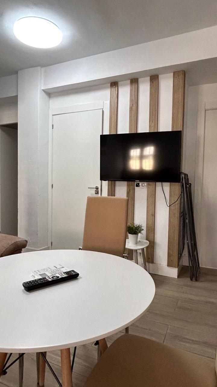 Piso Compartido Delyrent Acosta Hostel เฮน ภายนอก รูปภาพ