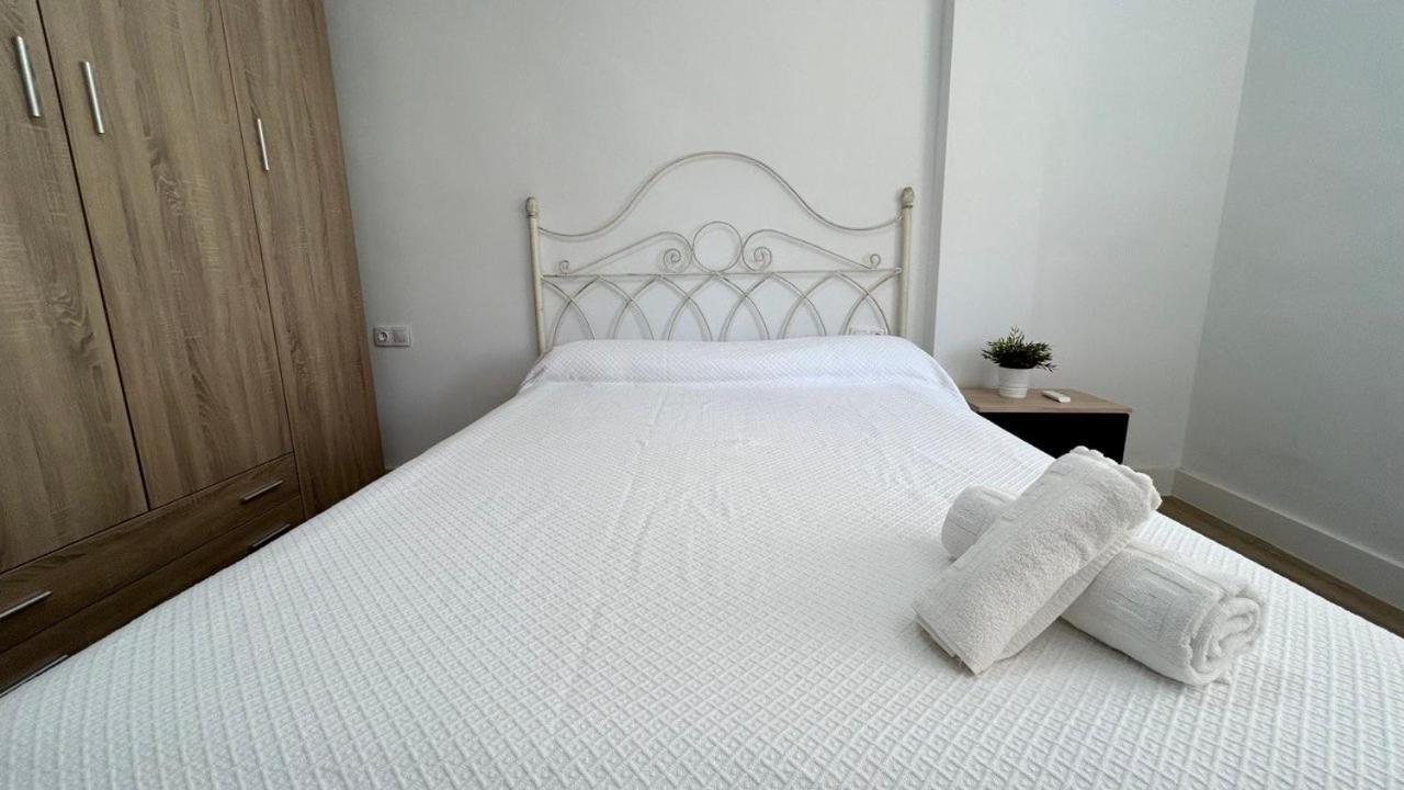 Piso Compartido Delyrent Acosta Hostel เฮน ภายนอก รูปภาพ